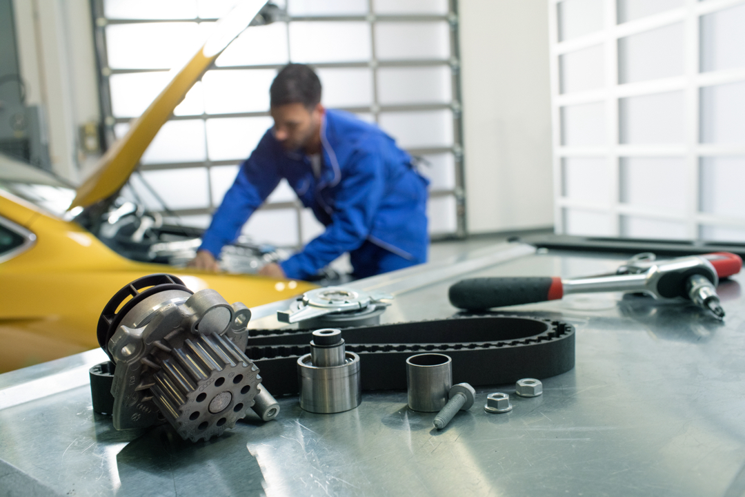Volkswagenmonteur in de werkplaats